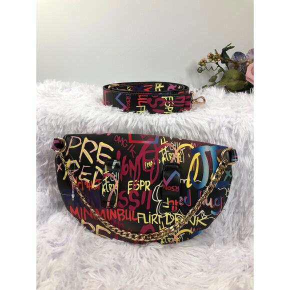 Black Fanny Pack Colorful Graffiti Print Matching Adjustable Strap Zip Closure - Picture 2 of 7